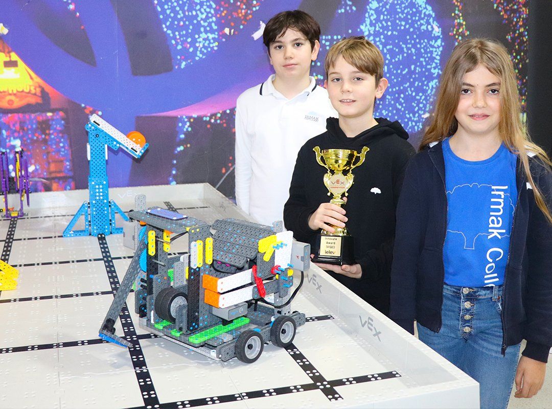 Our VEX Robotics Team “Master Lab” received the Innovation Award