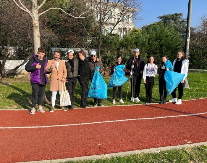 Environmental Volunteers Group students cleaned the Dalyan Beach
