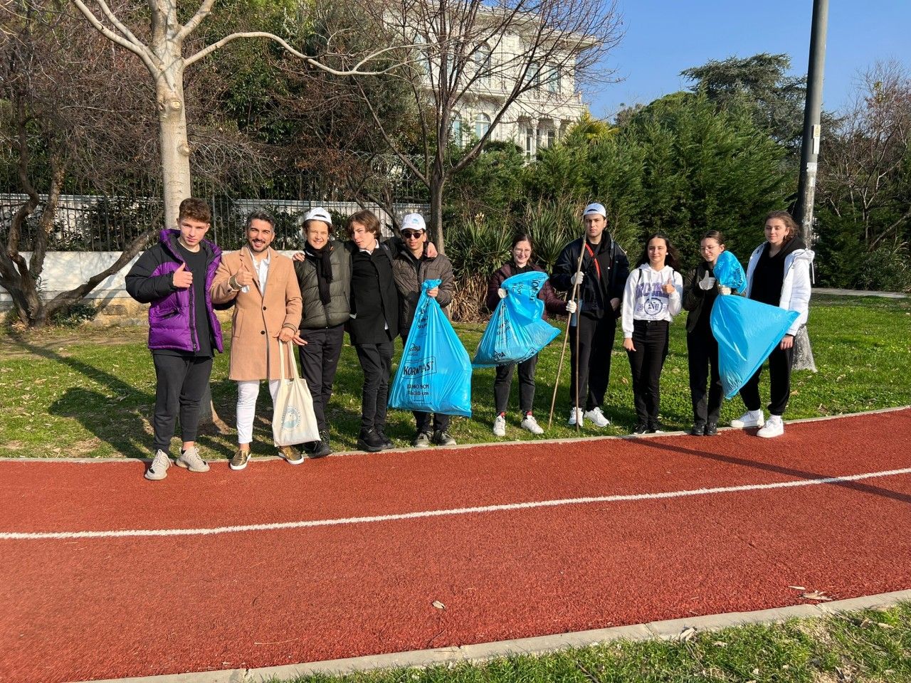 Environmental Volunteers Group students cleaned the Dalyan Beach