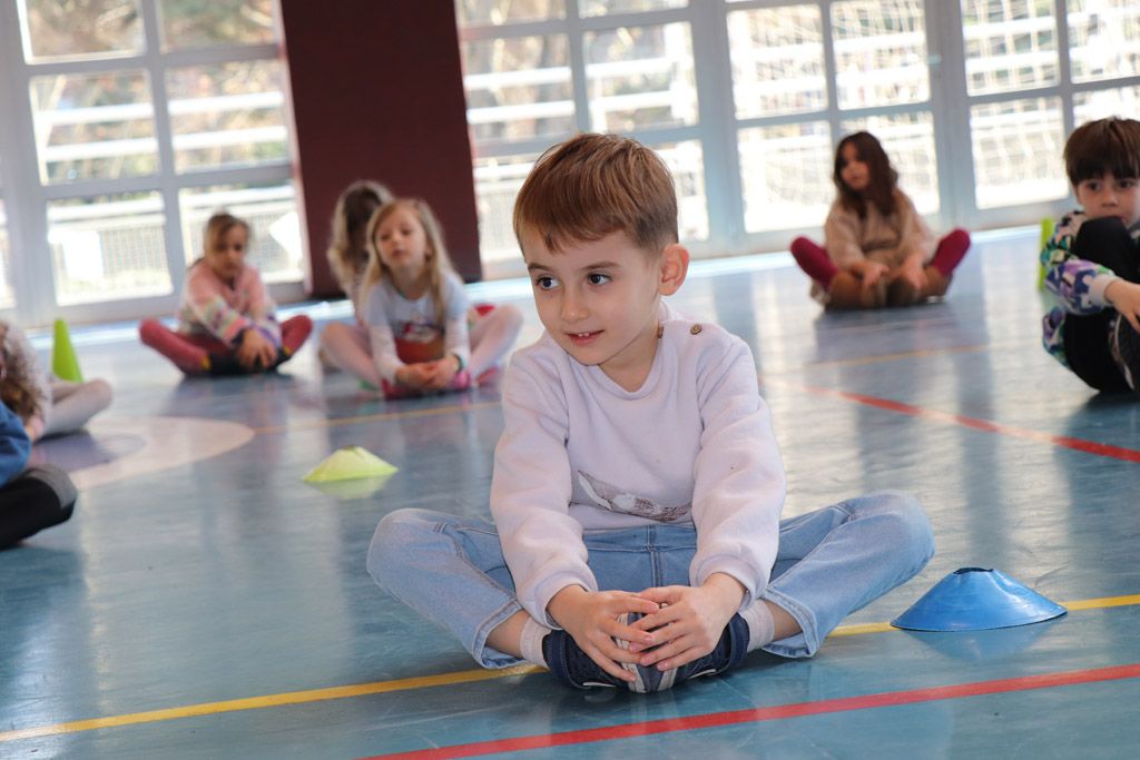 Anaokulu Yoga etkinliği