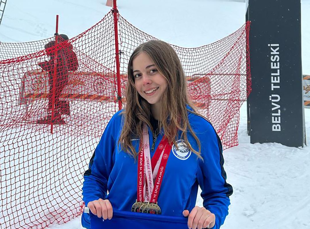 Aysel Damla ÖRS: Inter-Schools Ski Champion