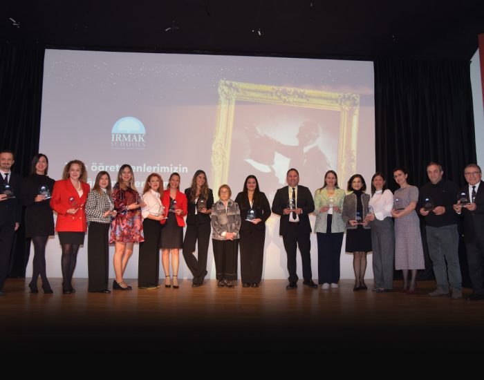 Teachers’ Day plaque ceremony