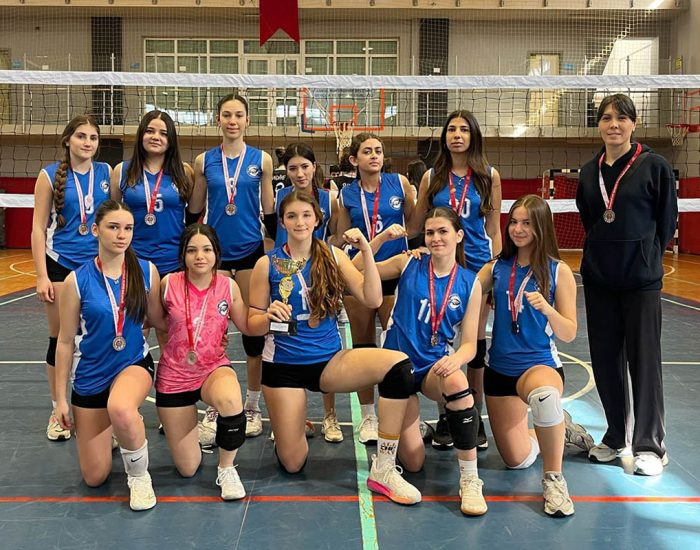 Young Girls’ Volleyball Team Finishes as Kadıköy District Runner-Up!